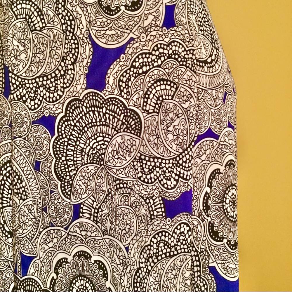 I LE NEW YORK ABSTRACT DRESS💙 - Picture 6 of 8
